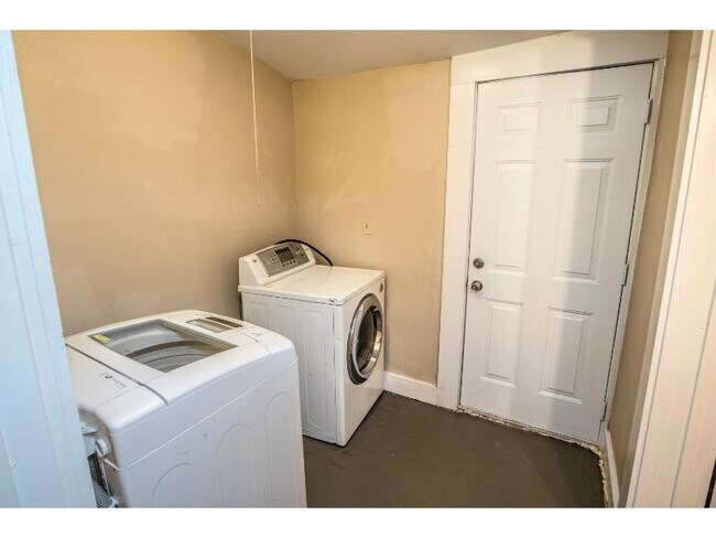 Building Photo - 308 Belmont