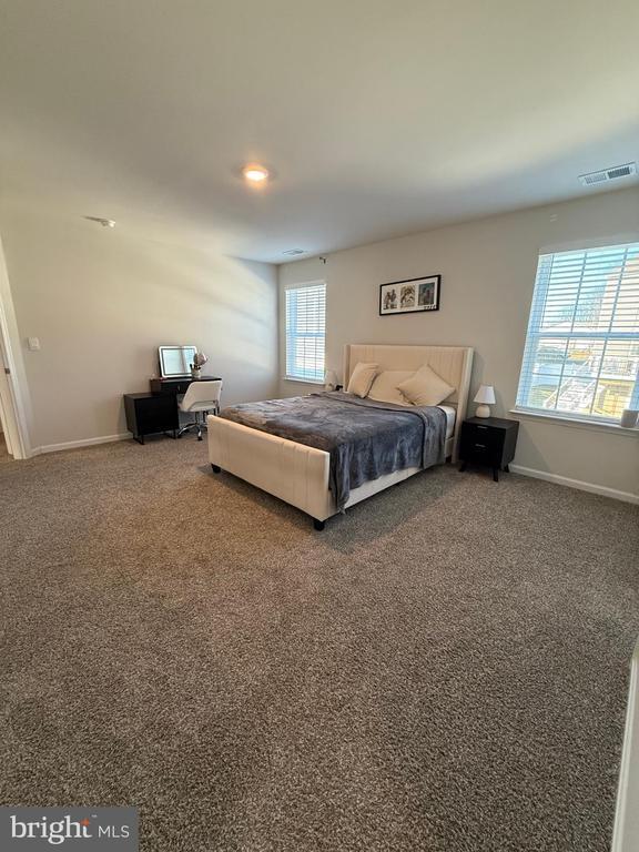 Building Photo - 367 Centergate Dr