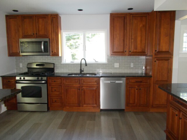 Building Photo - 653 Winona Blvd