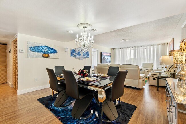 Building Photo - 5600 N Flagler Dr