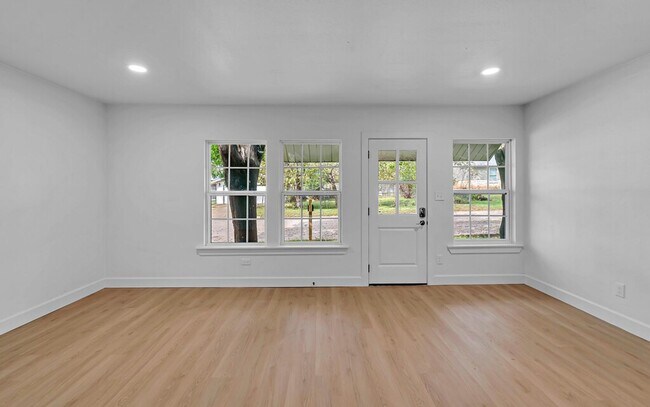 Building Photo - Newly remodeled 4BD 3BA Home in Waco