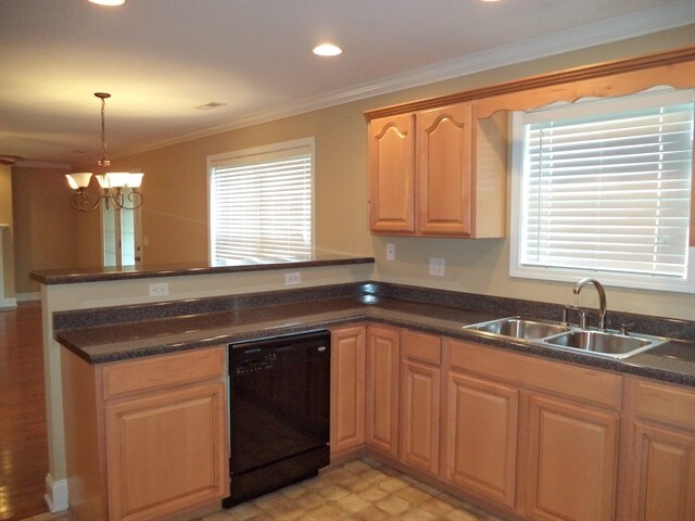 Building Photo - 6317 Stillglen Ln