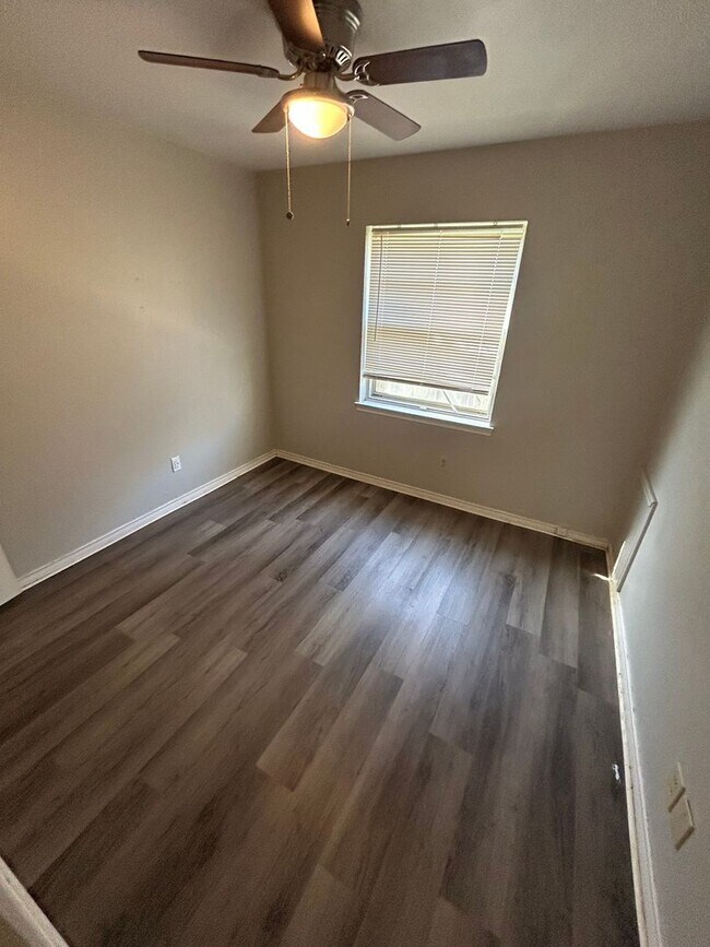 Building Photo - 13324 Shahan Dr