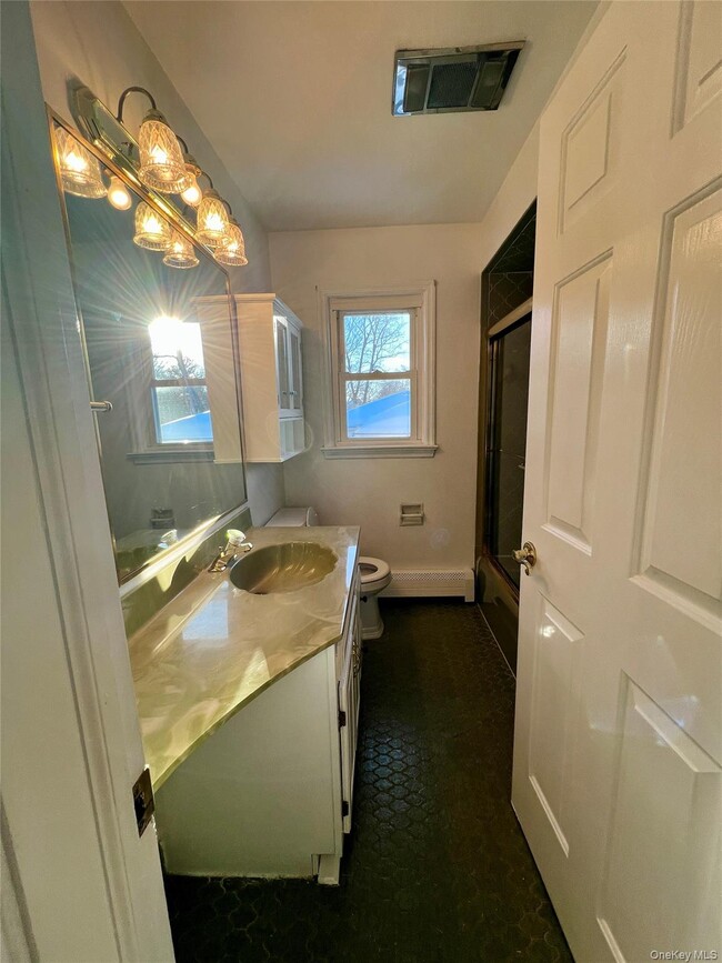 Building Photo - 34 Cross St