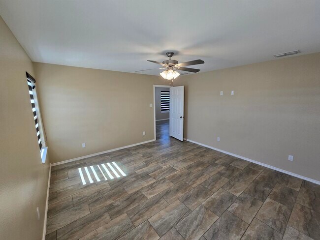 Building Photo - 5821 Doctorado Dr