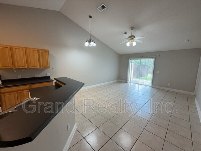 Building Photo - 6901 Ella St