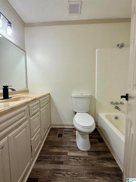 Building Photo - 648 Cort Cir NE