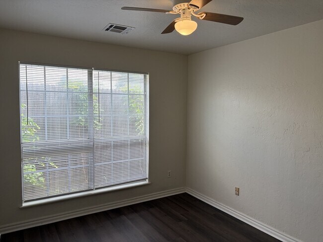 Building Photo - 4813 SE 89th Terrace