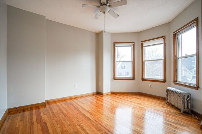 Building Photo - 193 Beech St