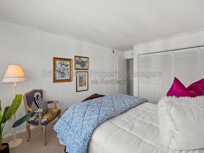 Building Photo - 7753 Via Capri