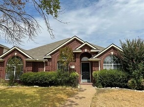 Building Photo - 2513 Plentywood Dr