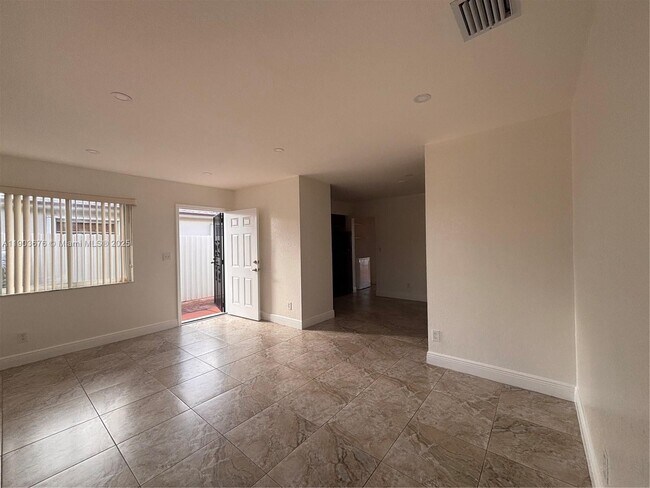 Building Photo - 1563 W 81st St