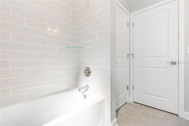 Building Photo - 5096 SW 154 Loop