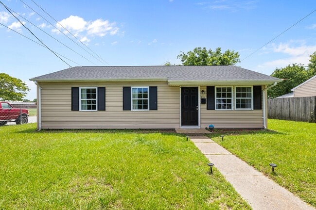 Primary Photo - 2014 Somerville Dr