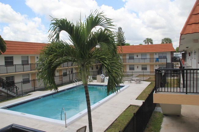 Building Photo - 6630 SW 39th Street B4