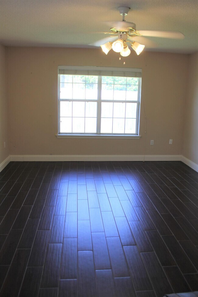Building Photo - 2467 Heritage Cir