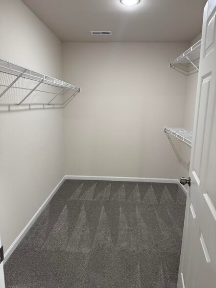 Building Photo - 103 Red Maple Pl