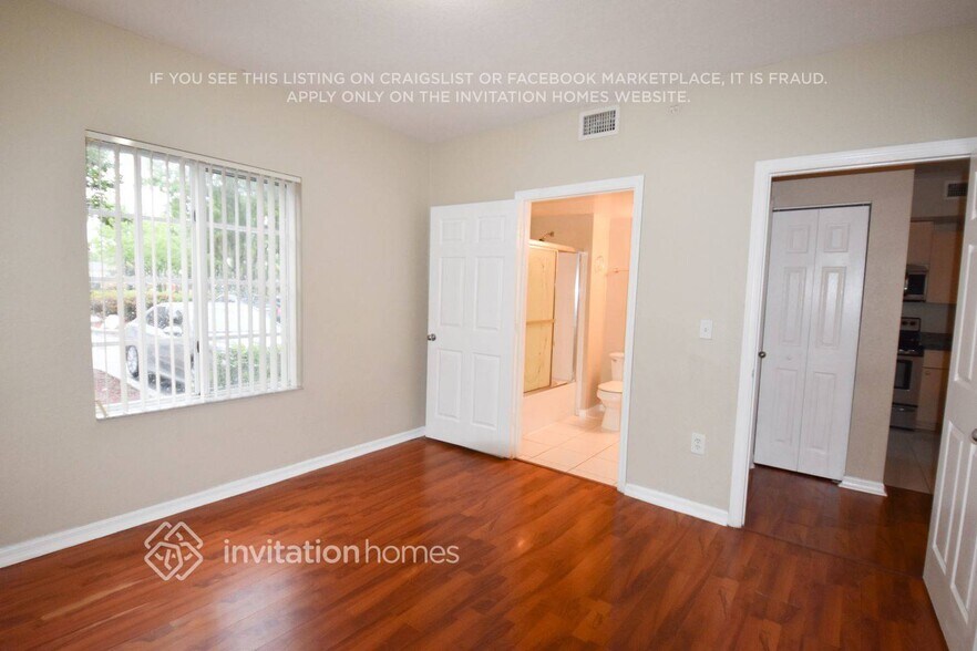 Building Photo - 2548 Centergate Dr