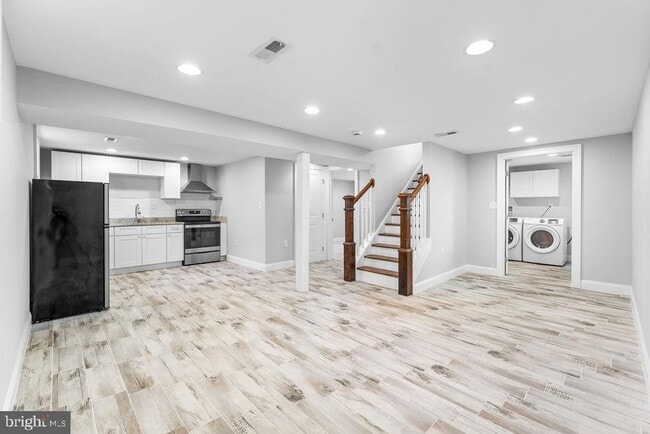 Building Photo - 5803 Ravenswood Rd