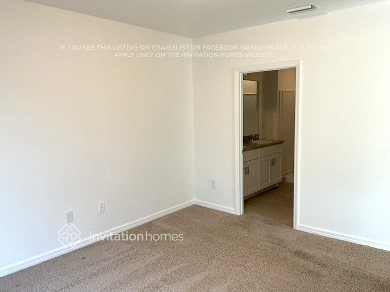Building Photo - 7521 W Lenox Cir