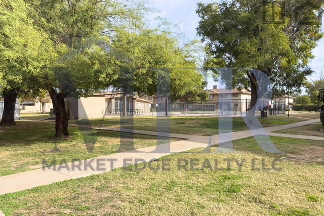 Building Photo - 2Bed/1.5Bath Townhome at Glendale/43rd Ave! Ready for Immediate Move-In!