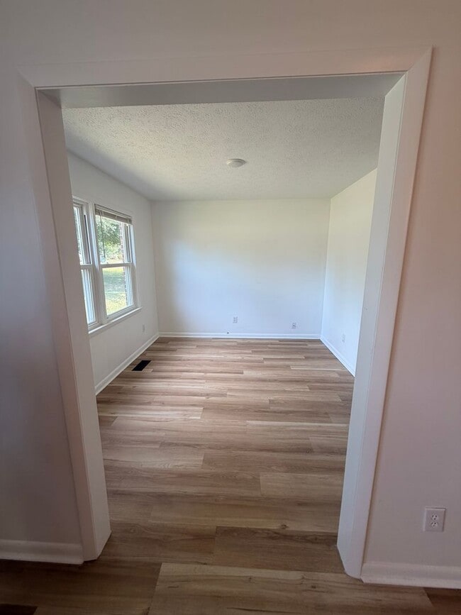 Building Photo - 139 Ingleside Dr