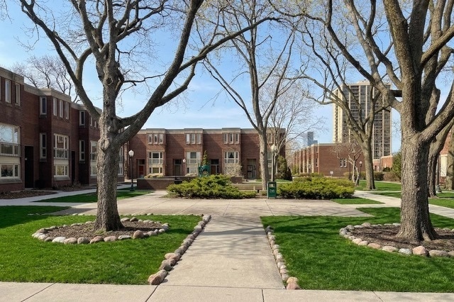 Building Photo - 2817 S Michigan Ave