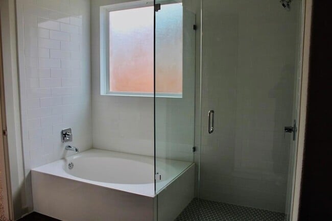 Building Photo - 2245 Leppy Ln