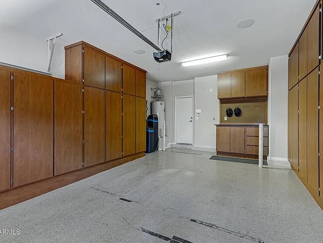 Building Photo - 2725 E Mine Creek Rd