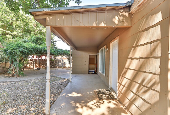 Building Photo - 2517 33rd St