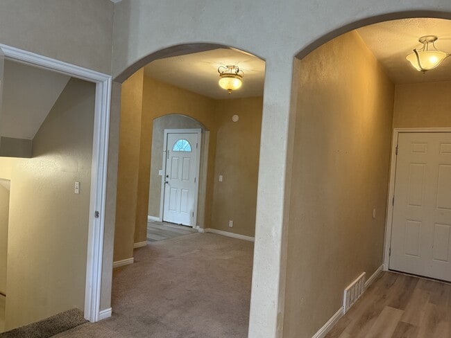 Building Photo - 7691 Willow Walk Ln