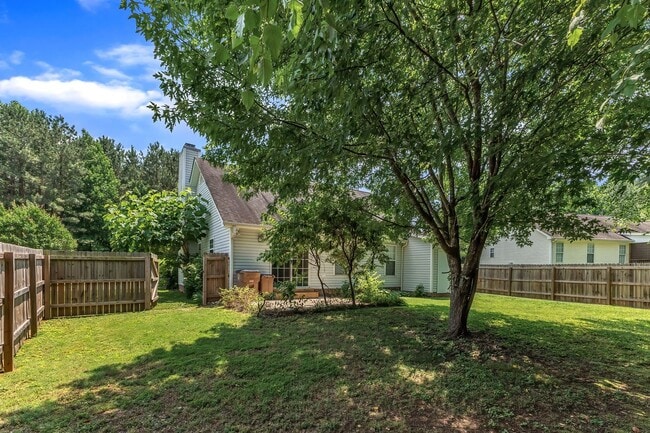 Building Photo - **Cute 3/2 Bungalow in Flaherty Farms**