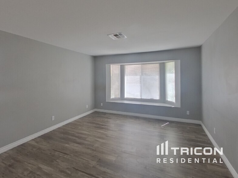 Building Photo - 8336 Sky Canyon Ct