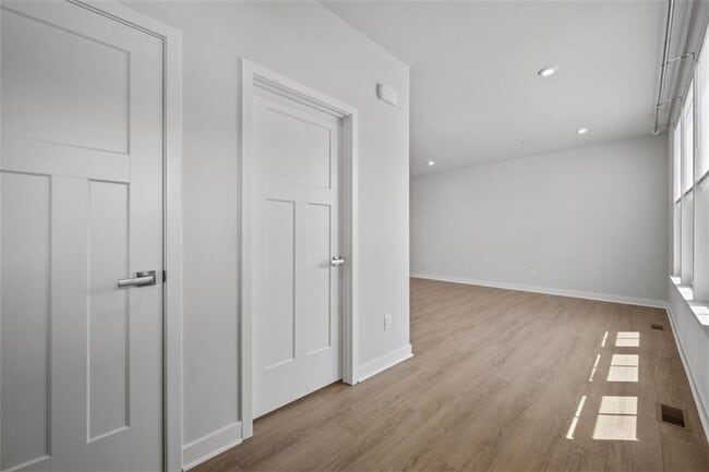 Building Photo - 505 Blackrock Blvd
