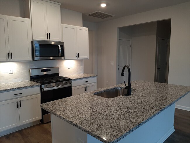 Building Photo - 3085 White Hbr Dr