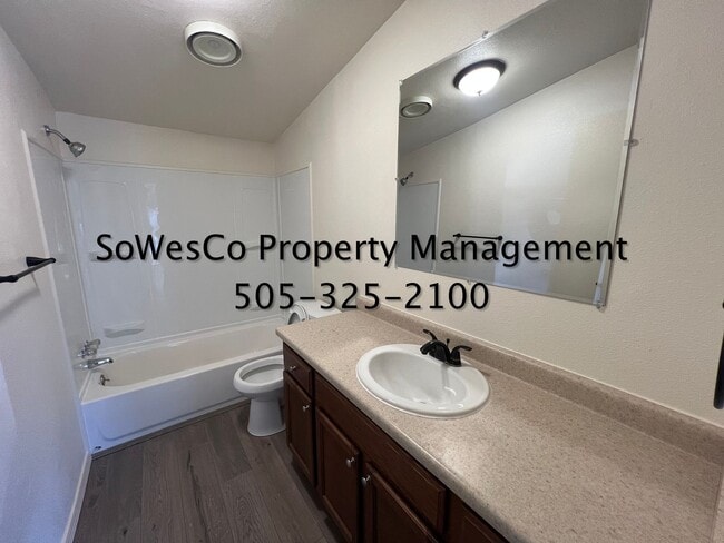 Building Photo - Beautiful 3 Bedroom 2 Full Bath Home