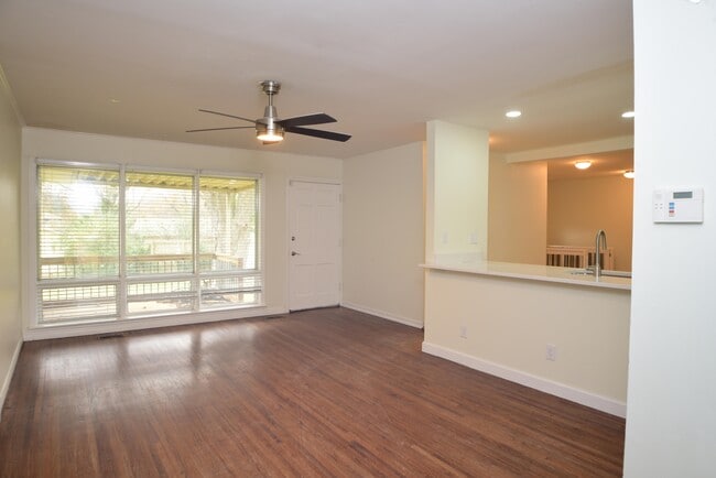 Building Photo - 3522 S Toledo Ave