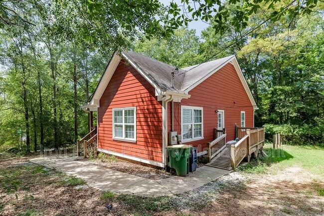 Building Photo - 205 Third Street