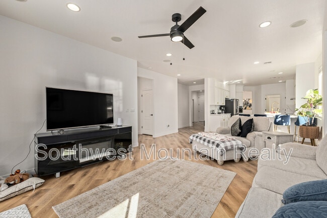 Building Photo - 17809 W Lincoln St