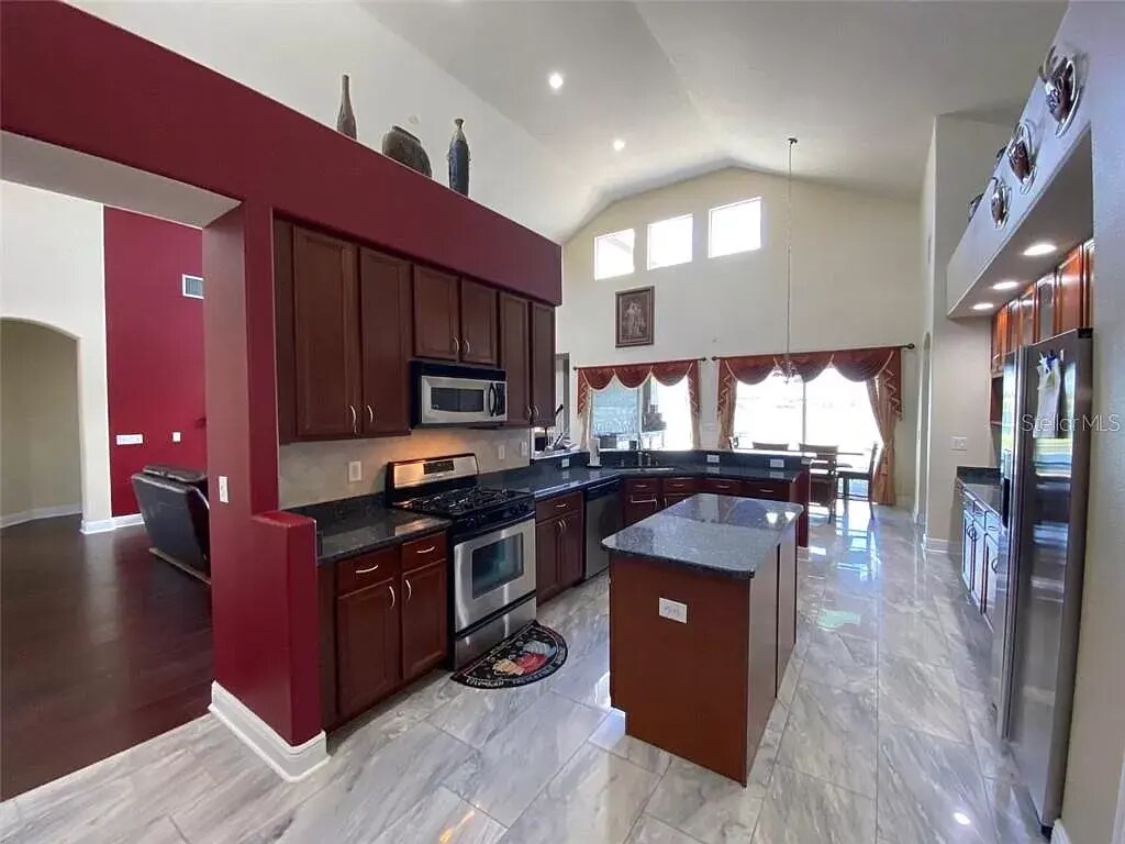 Building Photo - 16235 Ivy Lake Dr