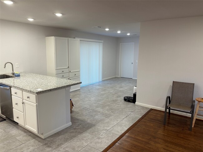 Building Photo - 9511 Bundy Ln