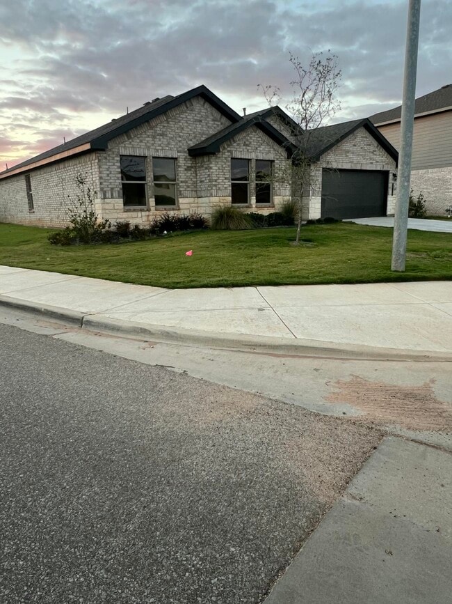 Building Photo - 10518 Aberdeen Ave