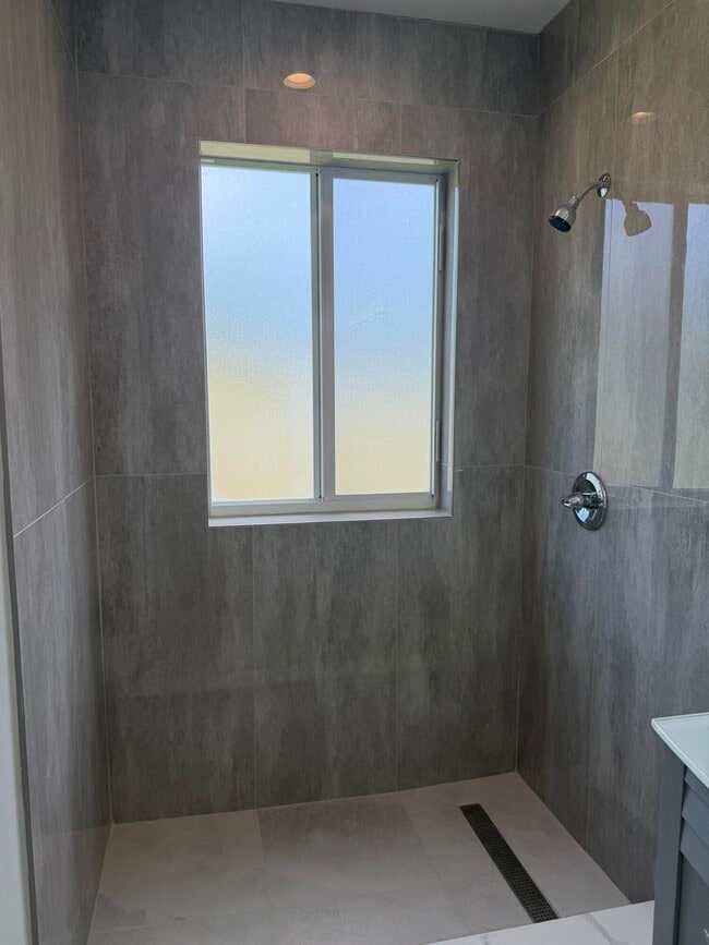 Building Photo - 3251 Laurel Ridge Cir