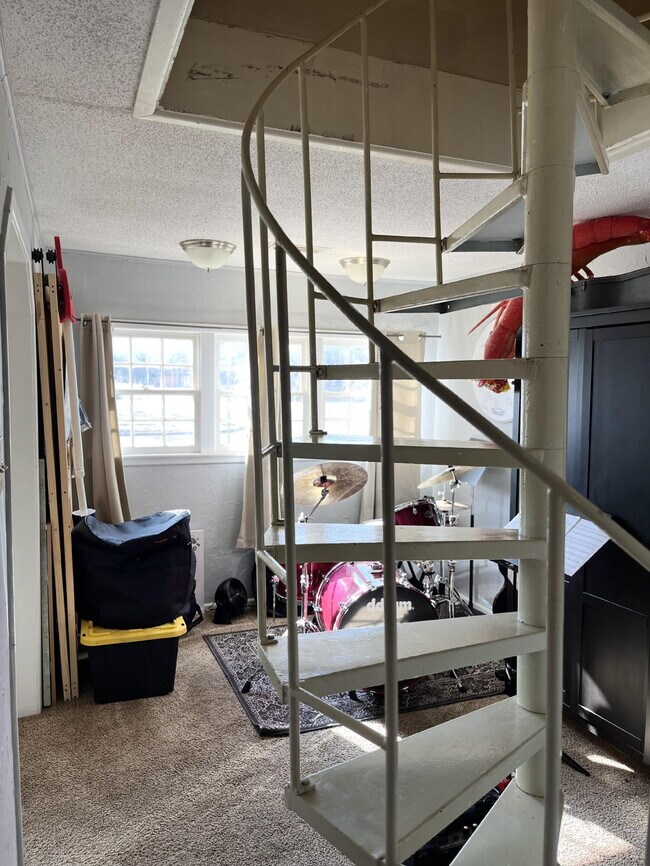 Building Photo - 1724 28th St