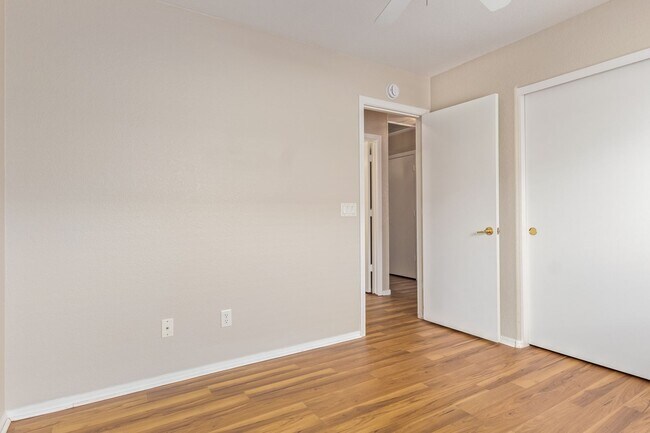 Building Photo - New Listing in Surprise