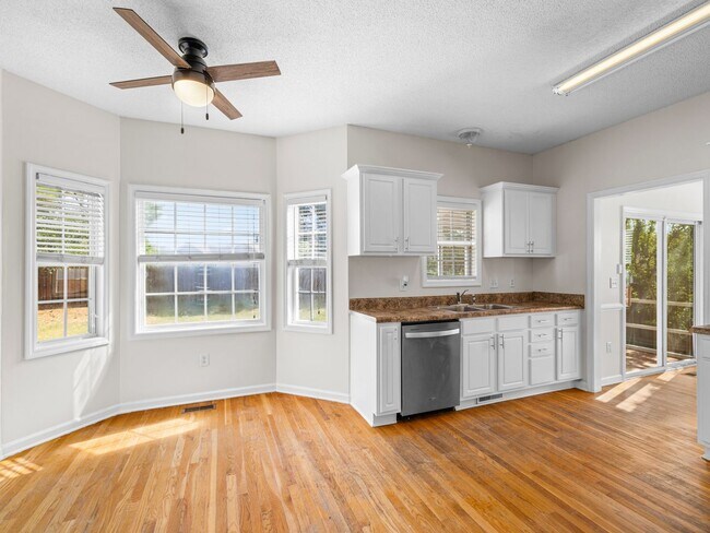 Building Photo - 217 Derby Downs Dr