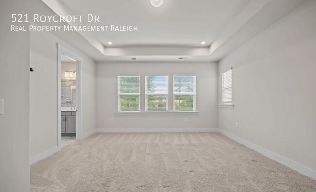 Building Photo - 521 Roycroft Dr