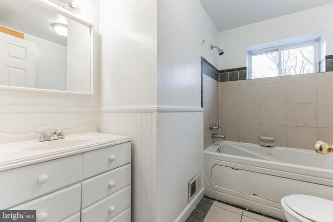 Building Photo - 7820 Craig St