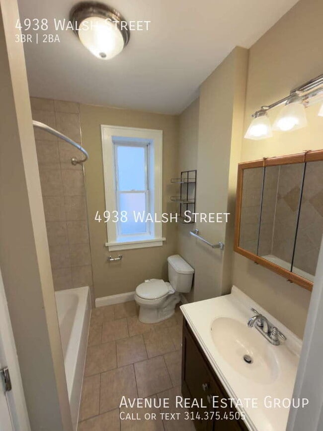 Building Photo - 4938 Walsh St