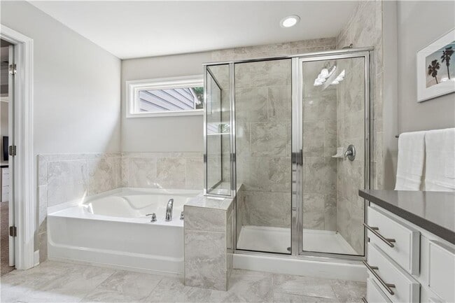 Building Photo - 733 Wexford Cove Way